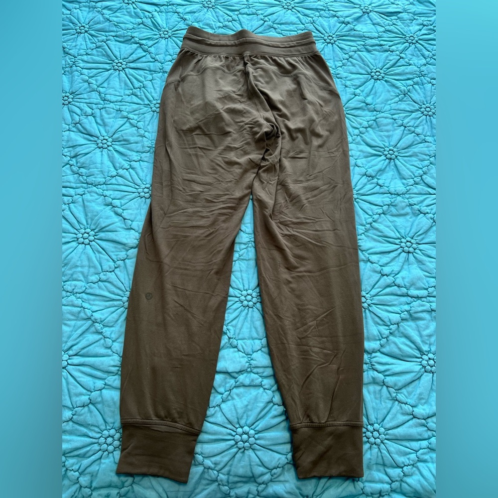 Lululemon Ready to Rulu cropped jogger olive green size 6